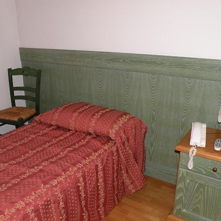 Hotel Ristorante Il Pirata San Vito di Leguzzano エクステリア 写真