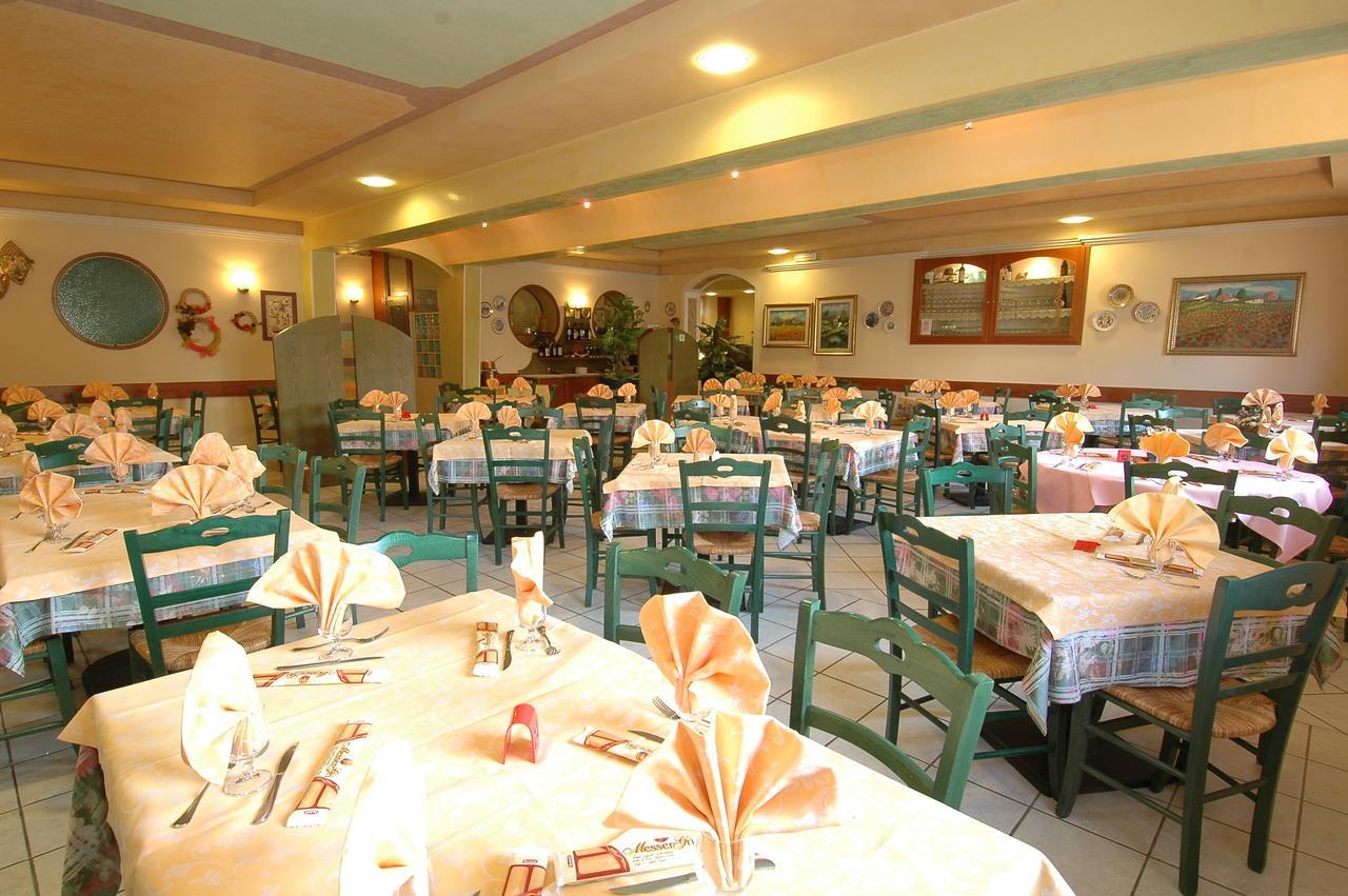 Hotel Ristorante Il Pirata San Vito di Leguzzano エクステリア 写真