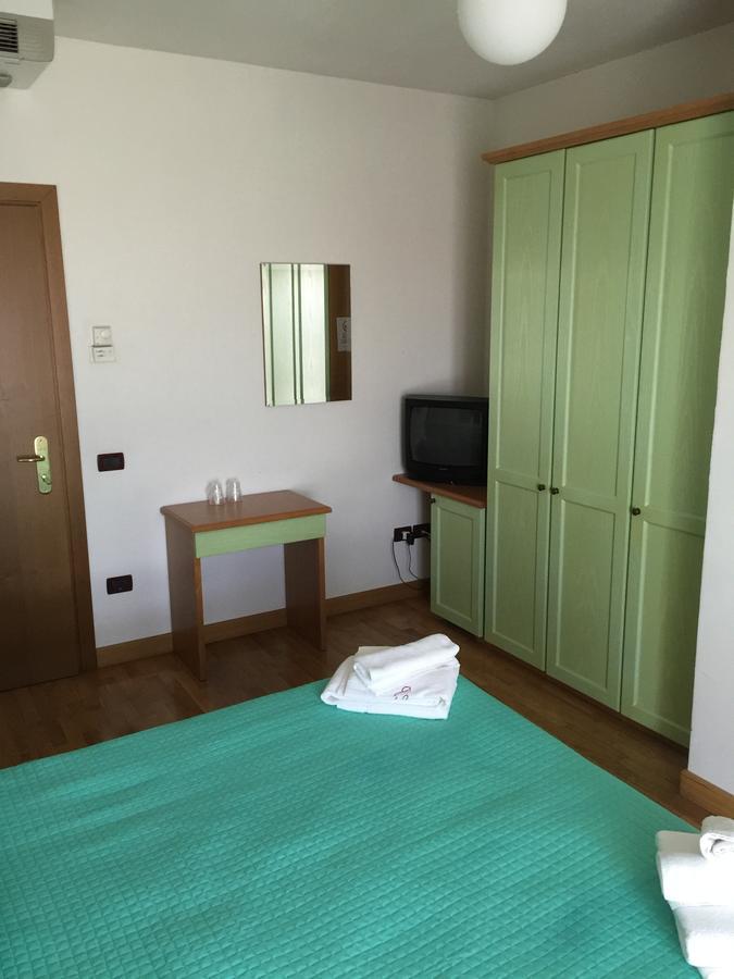 Hotel Ristorante Il Pirata San Vito di Leguzzano エクステリア 写真